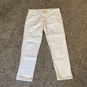 Gap real straight white jean size 31